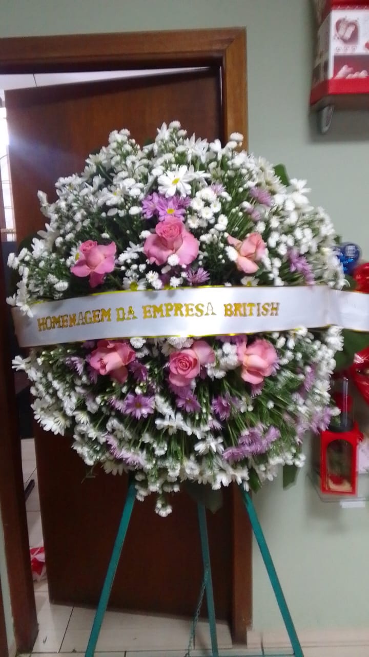 Coroa de flores da Letícia Floricultura em Salto — composição 3